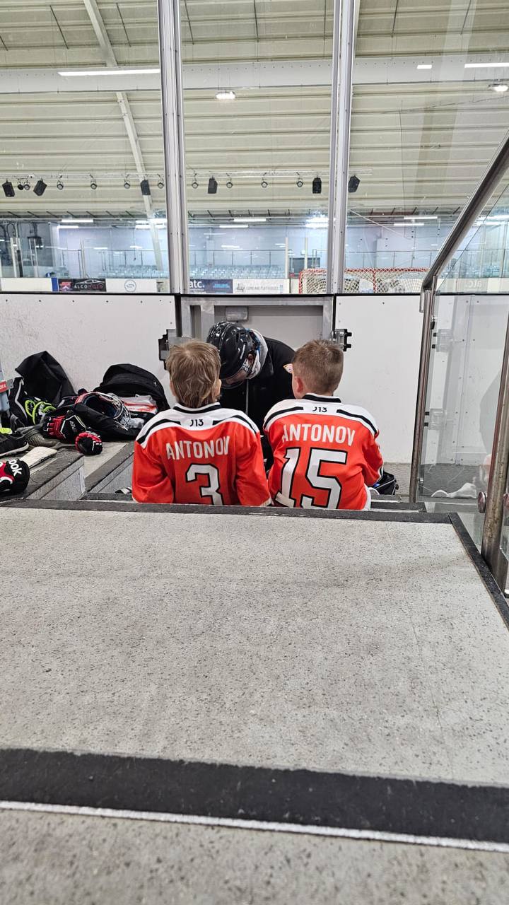 Hockey Brothers